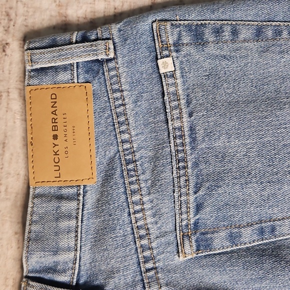 Lucky Brand Relaxed Taper W/ Side Stripe Jean In Sunbathe Ct. - Picture 11 of 11